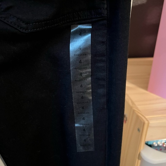 American Eagle Super Hi-Rise Jeggings with Button Details - Picture 12 of 14